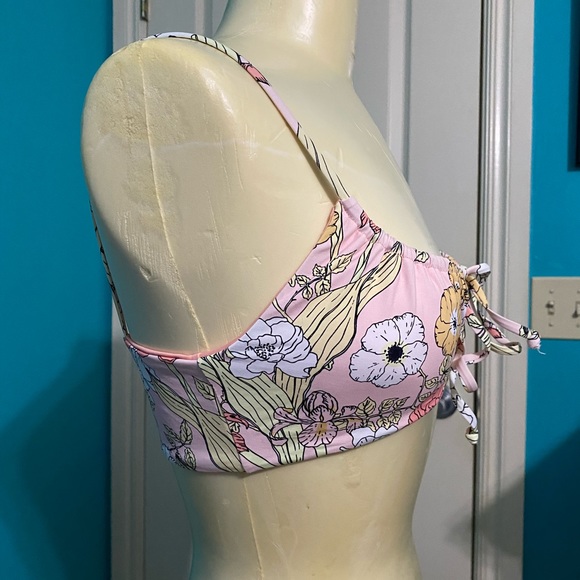 Pink floral bikini top NWOT - Picture 2 of 3